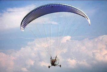 فوت خلبان پاراگلایدر در بندرعباس