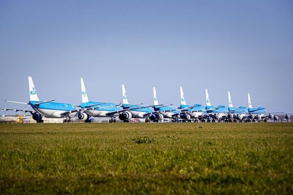 دریای آبی هواپیماهای KLM در فرودگاه آمستردام