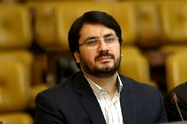وزیر راه و شهرسازی: شرکت‌های هواپیمایی به وسط میدان بیایند