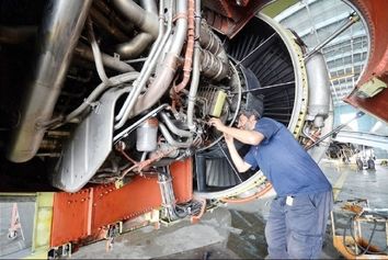 رئیس سازمان هواپیمایی کشور خبر از خرید هواپیماهای دست دوم می‌دهد