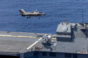 گسترش همکاری نظامی ژاپن با بریتانیا و آمریکا