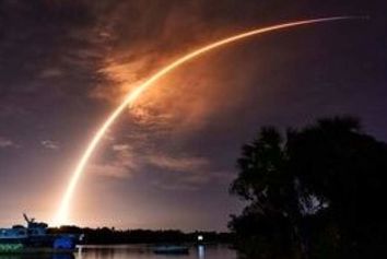 نمای خیره کننده از تعداد ماهواره‌های استارلینک دور کره زمین