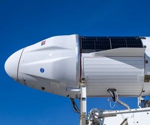 اسپیس ایکس نسخه باربری کپسول دراگون ۲ را نخستین‌بار با موفقیت پرتاب کرد