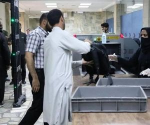 کارکنان زن فرودگاه کابل با حجاب اسلامی به سر کار بازگشتند 