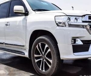 کشف لندکروز قاچاق با بار لوازم یدکی هواپیما در هرمزگان