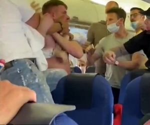 دعوا بر سر ماسک زدن در هواپیما