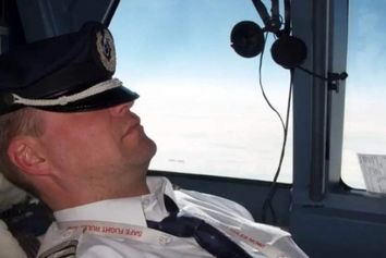 اعتراف ۹۳ درصد خلبانان آلمانی به خواب حین پرواز