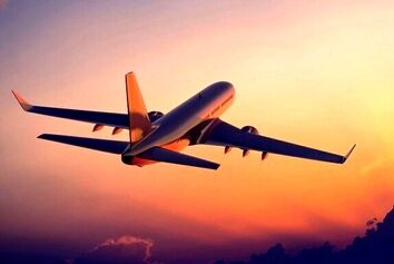 چرا از سمت چپ سوار هواپیما می‌شویم؟