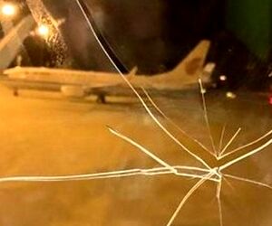 فرود اضطراری هواپیما به خاطر حرکت جنون آمیز زن مست