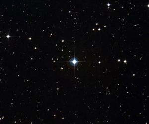 تصویر تلسکوپ ناسا از یک سامانه سه ستاره‌ای 