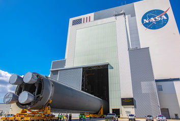 تلاش ناسا برای بازگرداندن فضانوردان گیرافتاده در ایستگاه فضایی یک ماهه شد