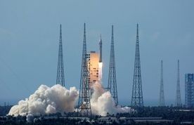 پکن یک گام دیگر
به اعزام فضانوردان
به ماه نزدیک شد