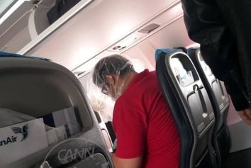 پرواز آبادان-اصفهان هم اکنون و مراقبت مسافر از کرونا در هواپیما در اولین ساعات سال٩٩