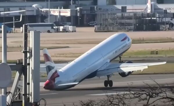 Tail Strike چیست؟+فیلم
