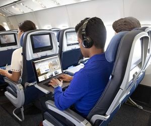 یونایتد ایرلاینز با همکاری استارلینک اینترنت بی‌سیم رایگان ارائه می‌کند

