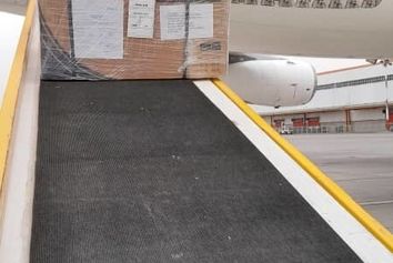 تصاویری از ورود واکسن مشترک ایران و کوبا به فرودگاه امام خمینی (ره)