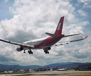 گردهمایی غول‌های هوایی جهان در نمایشگاه گردشگری دبی