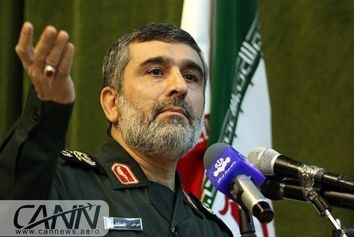 توضیحات سردار حاجی زاده در خصوص فیلم درخواست ناوهواپیمابر آمریکایی از هواپیمای ایرانی در برنامه ثریا