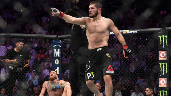 حبیب نورماگومدوف قهرمان UFC از هواپیما اخراج شد +تصاویر
