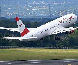 ورود نخستین پرواز شرکت هواپیمایی «آسترین» به شهر فرودگاهی امام(ره)