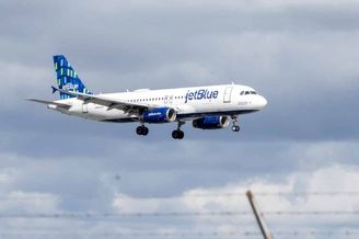  ۲۰ زخمی در فرود اضطراری هواپیمای JetBlue