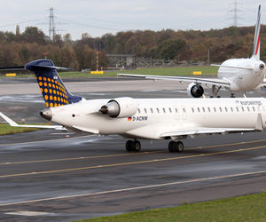 یک فروند CRJ-900 هواپیمایی lufthansa cityline به رجیستر D-ACNW با شماره پرواز LH-2006 از مبدا مونیخ به مقصد دوسلدورف آلمان پرواز می‌کرد که خدمه پس از تیک‌آف از باند 08L فرودگاه مونیخ به علت انتشار یک بو در کاکپیت، درخواست بازگشت به فرودگاه را می‌دهند.