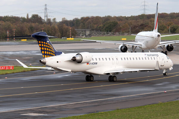 یک فروند CRJ-900 هواپیمایی lufthansa cityline به رجیستر D-ACNW با شماره پرواز LH-2006 از مبدا مونیخ به مقصد دوسلدورف آلمان پرواز می‌کرد که خدمه پس از تیک‌آف از باند 08L فرودگاه مونیخ به علت انتشار یک بو در کاکپیت، درخواست بازگشت به فرودگاه را می‌دهند.