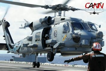 بالگرد آمریکایی بر روی ناوهواپیمابر سقوط کرد