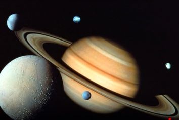 قمر گمشده زحل پرده از راز 160 میلیون ساله بر می دارد