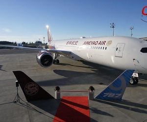 بوئینگ اولین هواپیمای ٧٨٧دریم لاینر هواپیمایی Juneyao airlineرا تحویل داد.