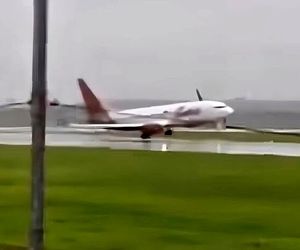 فرود اضطراری هواپیمای اندونزیایی در فرودگاه جاکارتا بر اثر طوفان شدید