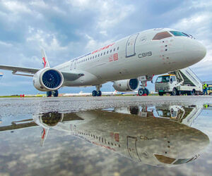 نخستین پرواز آزمایشی هواپیمای مسافربری پهن پیکر «C919» چین در سنگاپور
