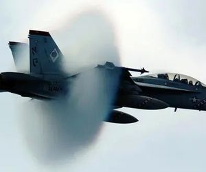 چه زمانی جنگنده‌ها مجاز به شکستن دیوار صوتی هستند؟