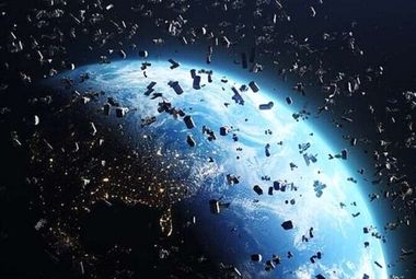 هشدار جدید FAA درباره افزایش برخورد زباله‌های فضایی با هواپیماهای تجاری