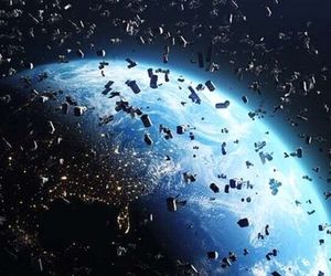 هشدار جدید FAA درباره افزایش برخورد زباله‌های فضایی با هواپیماهای تجاری