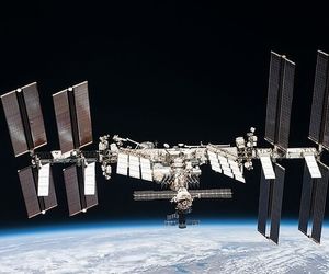 تبلیغ لوازم آرایشی در فضا!