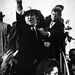  فریاد کشیدن بر سر خلبانی که در طی سخنرانی جان اف کندی موتورهای هواپیمایش را روشن کرده است