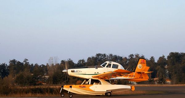 هواپیماهای اطفاء حریق ترکیه در فرودگاه نوشهر فرود آمد