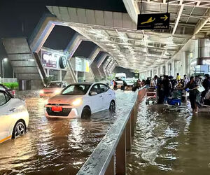 باندهای فرودگاه جیپور زیر آب رفت! + فیلم