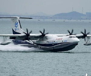 نخستین پرواز بلند هواپیمای بومی دوزیست چین انجام شد