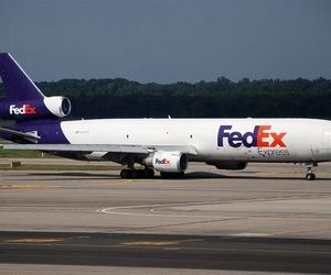 یک فروند MD-11 باربری مک‌دانل‌داگلاس به رجیستر N576FE با شماره پرواز FX-5986 به مقصد ممفیس پرواز می‌کرد که در نزدیکی کانادا هشدار تخلیه باتری دریافت کرد.