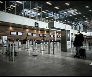 احتمال بازگشایی فرودگاه اورلی پاریس از ۶ تیر